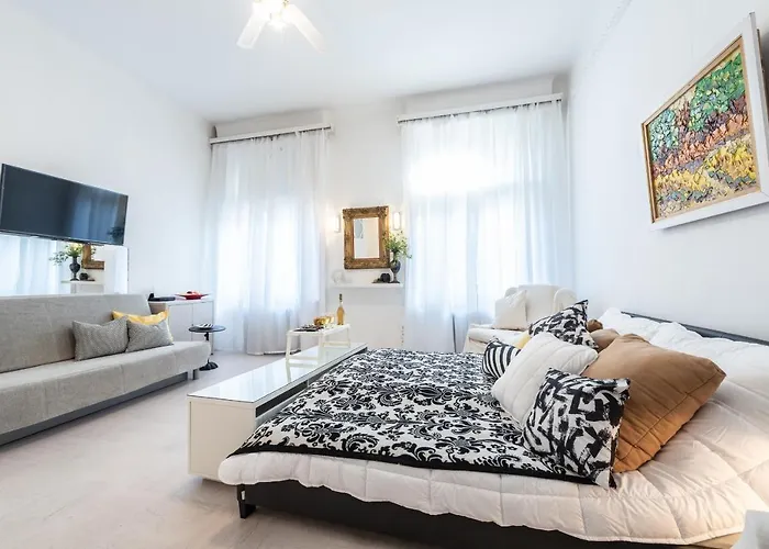Vintage Elegance Mostcentralapt !vaci Street! * Budapest
